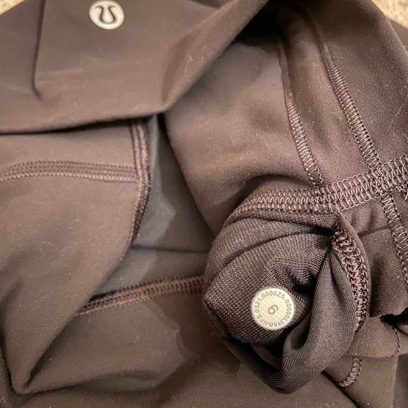 Lululemon size 6 black leggings with pockets, 25” - Picture 2 of 3